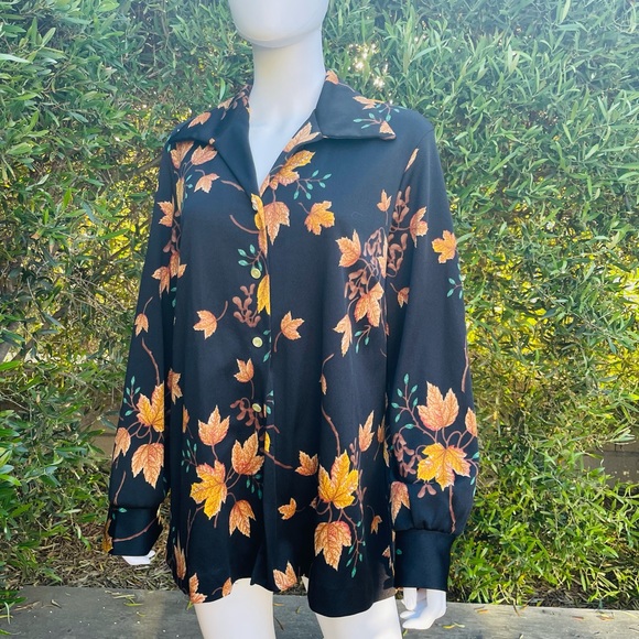 Vintage Polyester Button Down With Maple Leaves - Picture 9 of 9